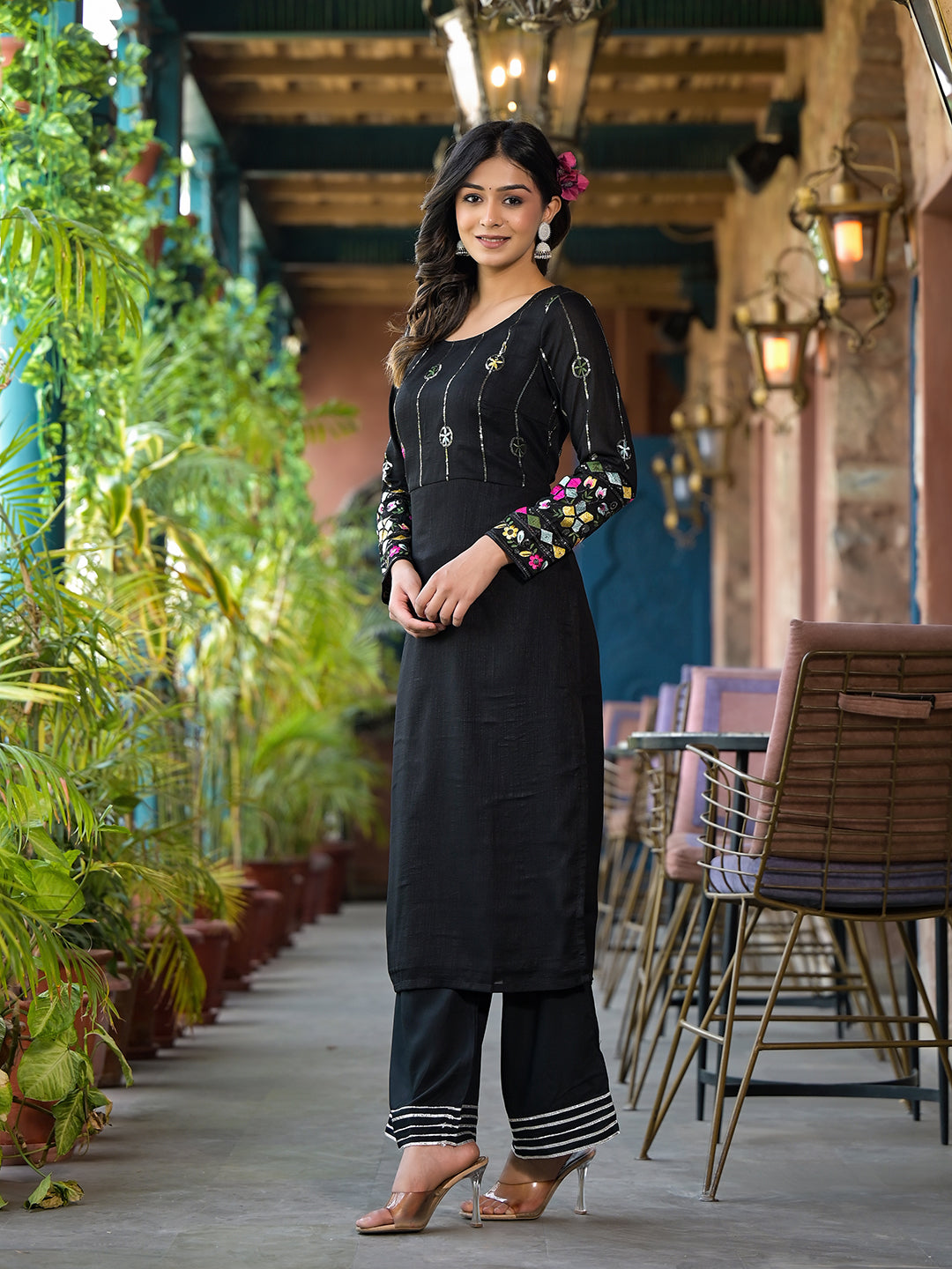 Black embroidered straight kurta