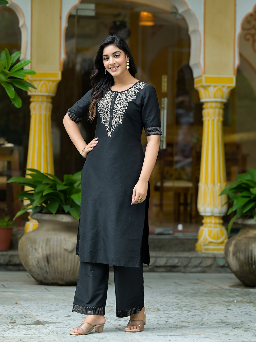 Black Kurta Set with Zari Embroidery