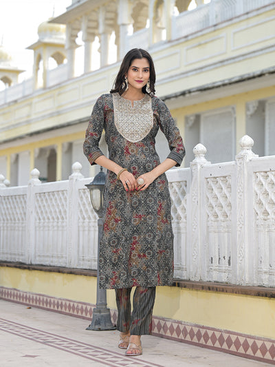 Grey Bandhani Kurta Set with embroidered patch on yoke