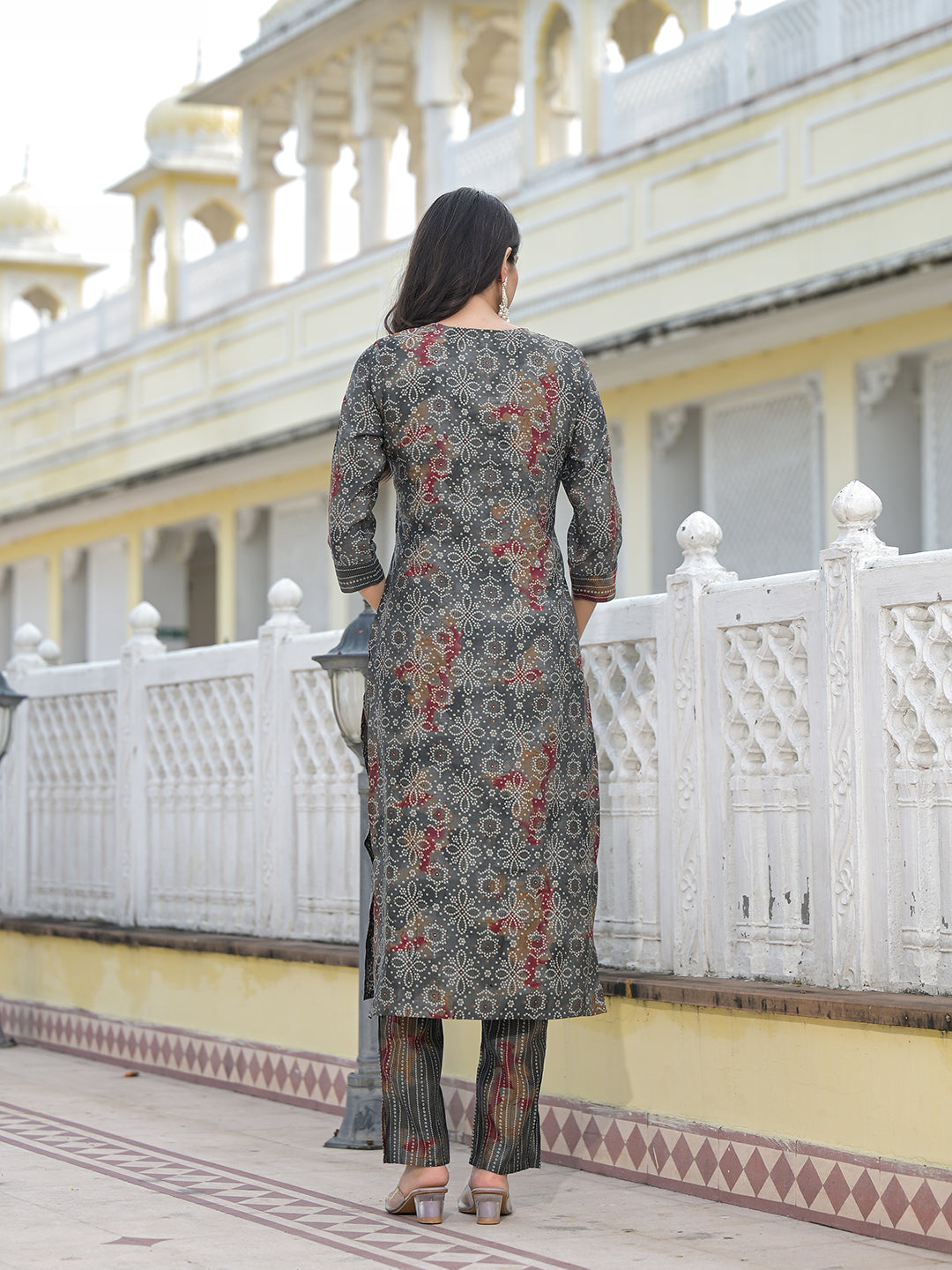 Grey Bandhani Kurta Set with embroidered patch on yoke