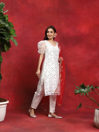 White Embroidered Kurta Pant With Zari Worked Dupatta