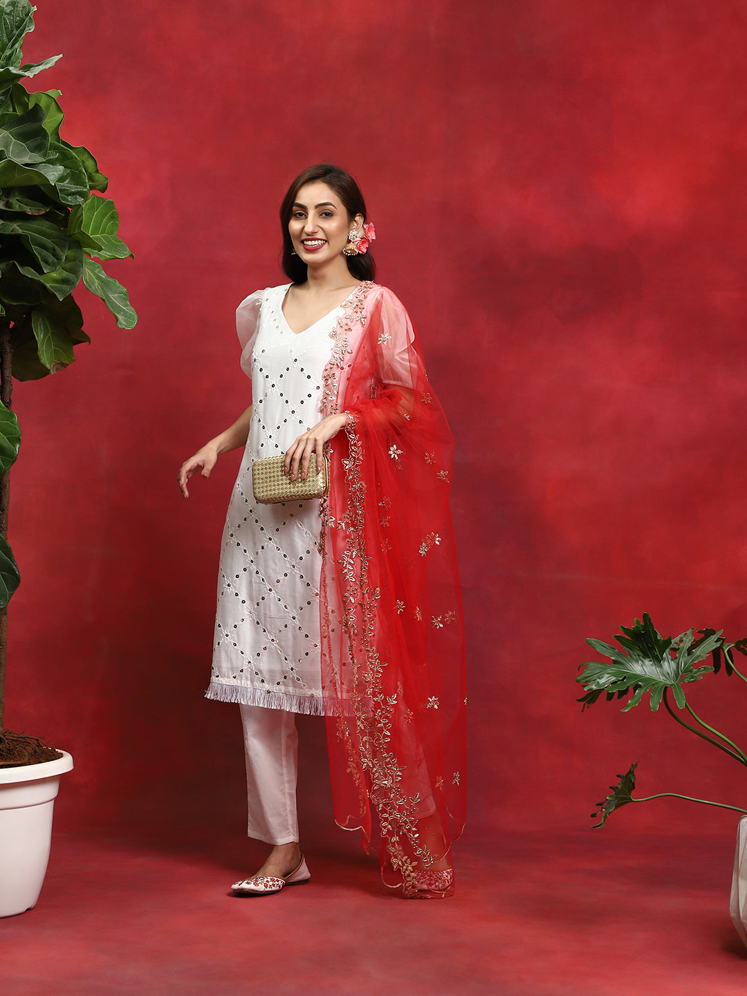 White Embroidered Kurta Pant With Zari Worked Dupatta