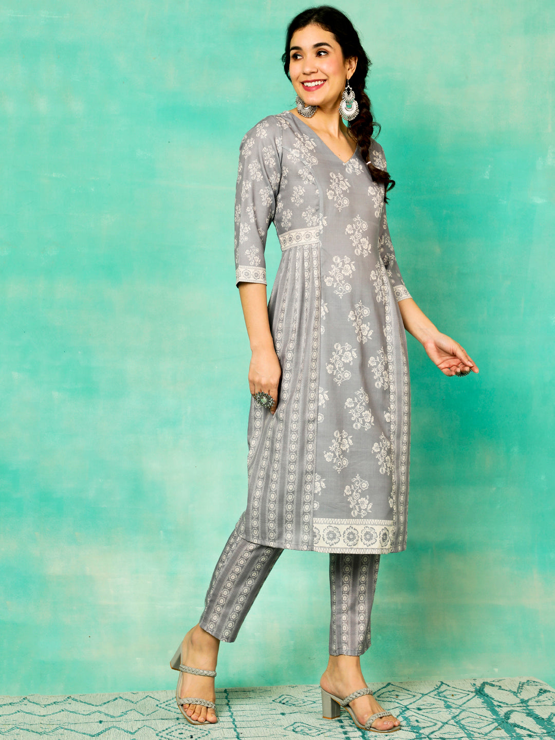 Grey Floral Print Kurta Pant With Dupatta