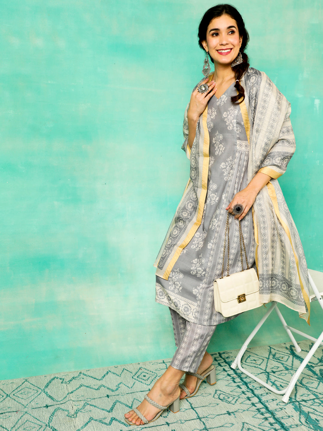 Grey Floral Print Kurta Pant With Dupatta