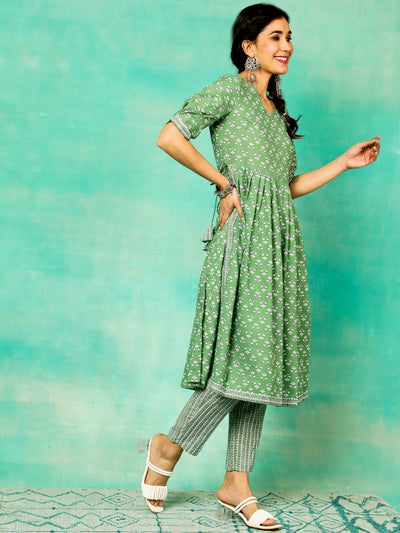 Green Ethnic Motifs Nyra-Cut Kurta Pant With Dupatta