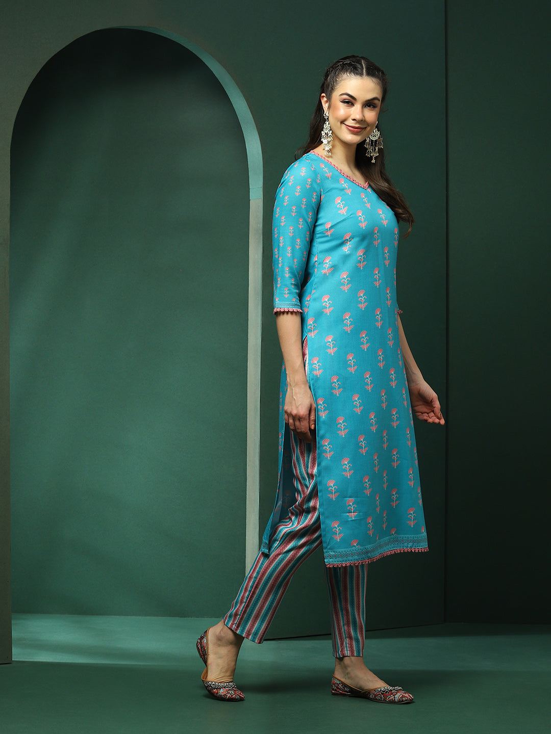 Blue Floral Print Kurta Pant With Dupatta