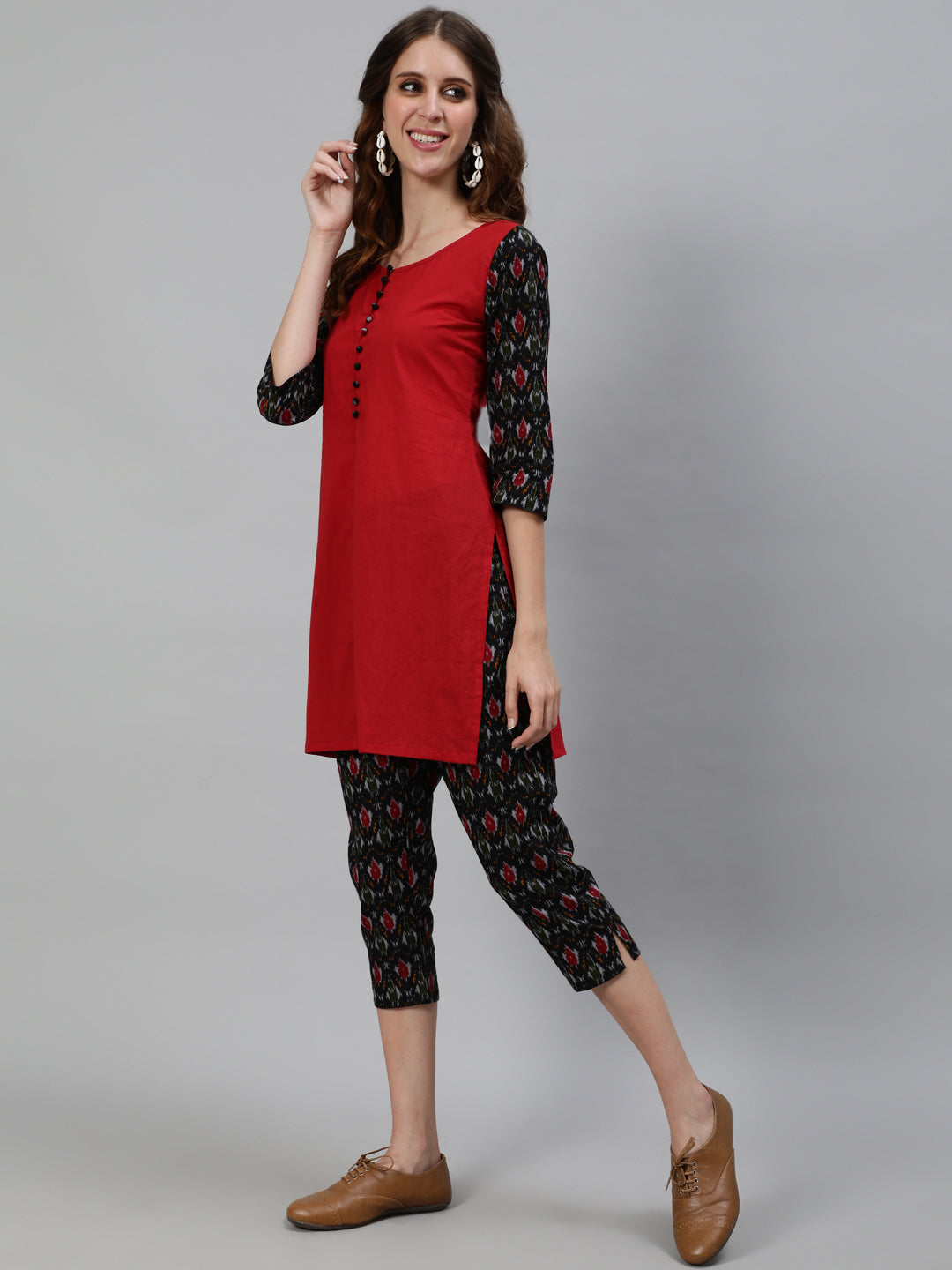 Maroon Patola Print Kurta With Capri Pant