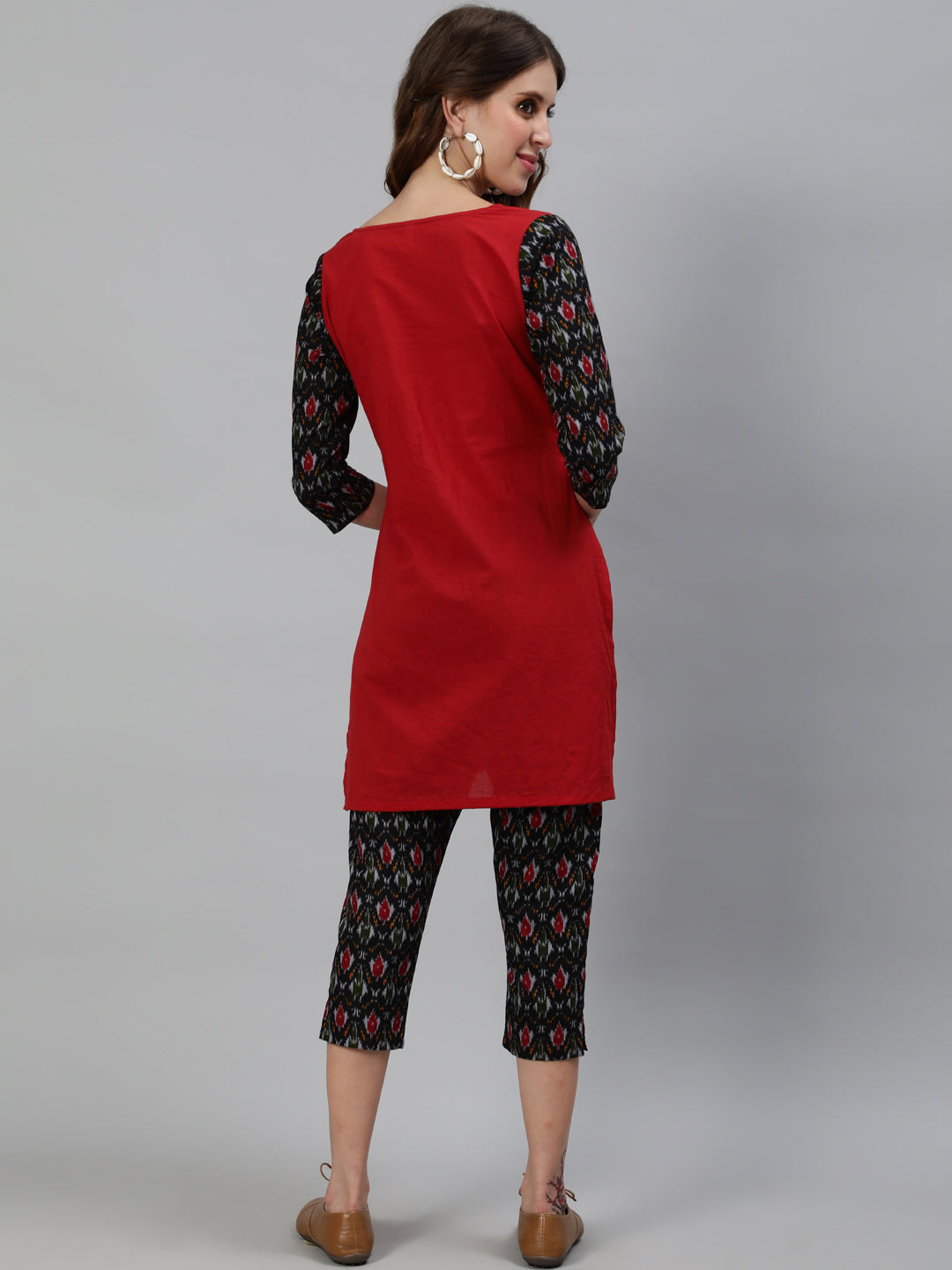 Maroon Patola Print Kurta With Capri Pant