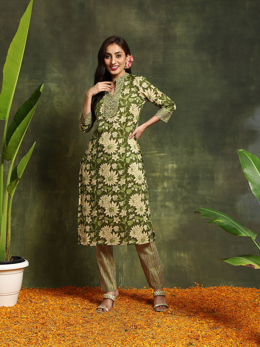 Green Floral Print Straight Kurta With Pant