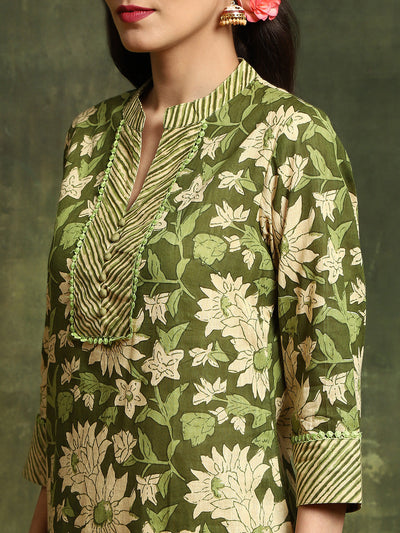 Green Floral Print Straight Kurta With Pant